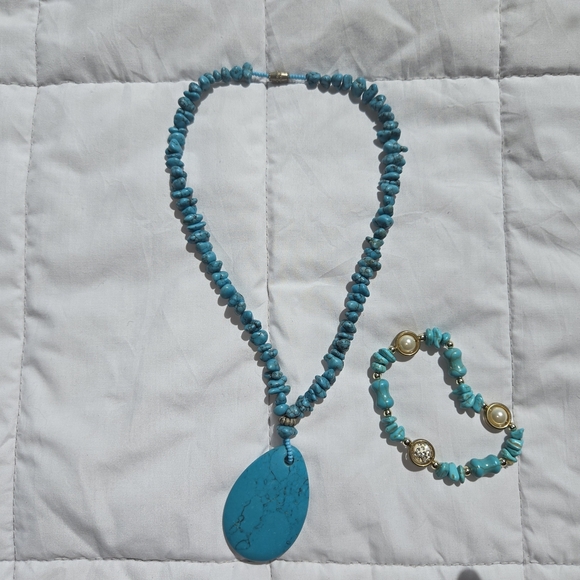 Turquoise Beaded Necklace and Bracelet Set - Picture 3 of 3
